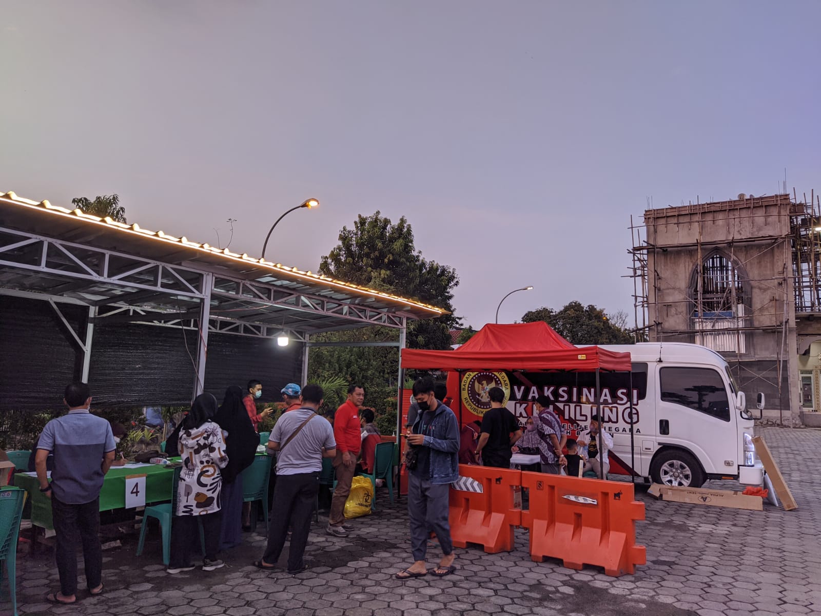 BIN Banten Jemput Bola Lakukan Vaksinasi Keliling di Kota Cilegon