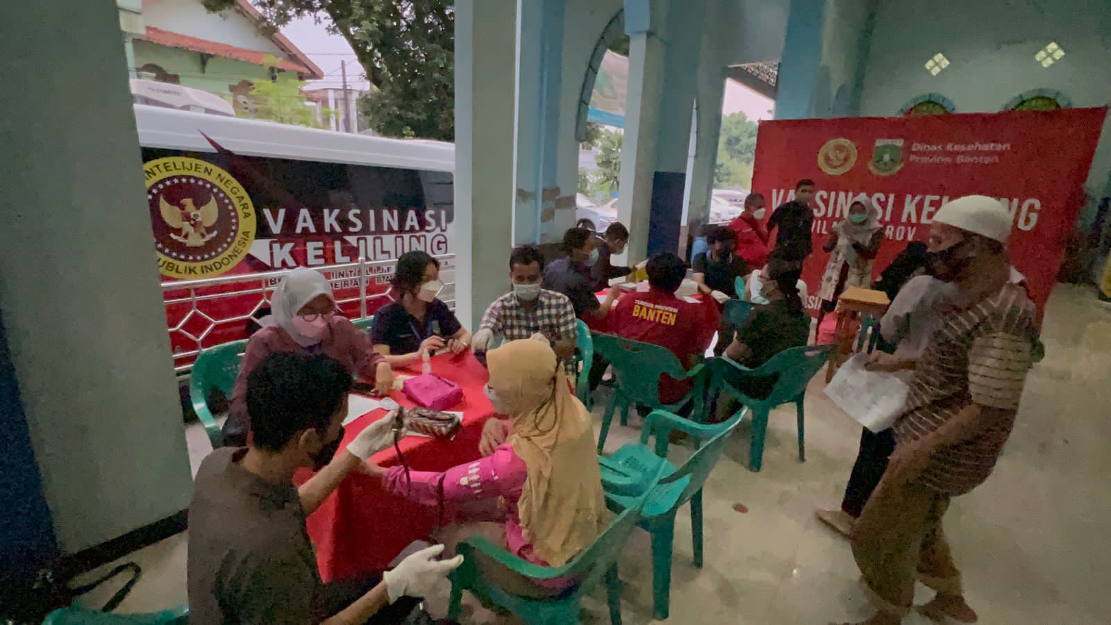 Permudah Masyarakat Dapat Vaksin Booster, BIN Intensifkan Vaksinasi Keliling di Banten