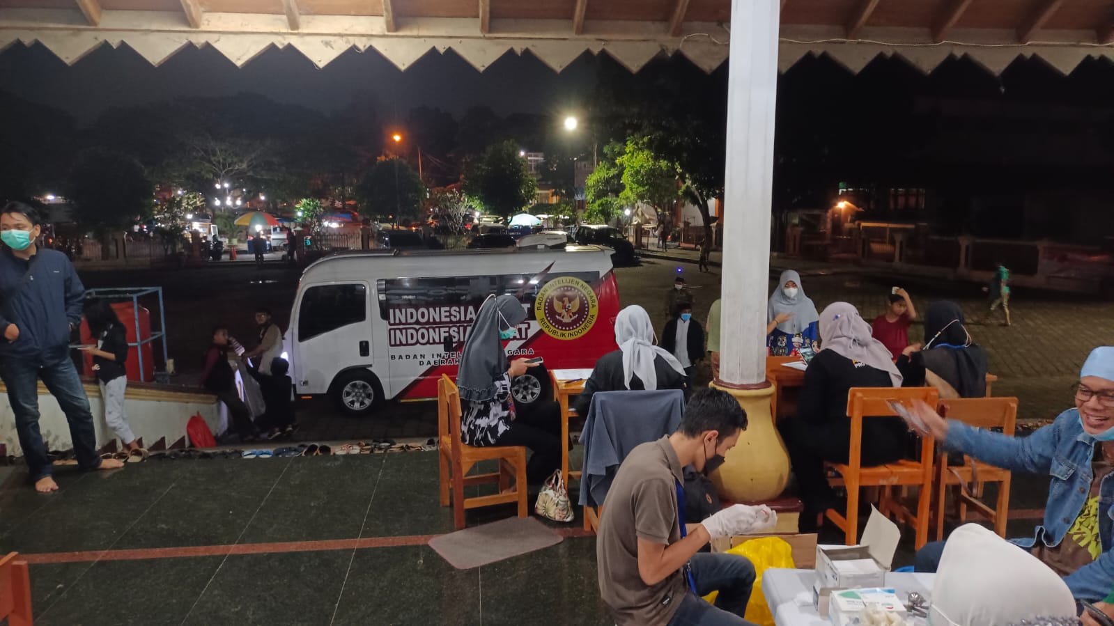 BIN Daerah Banten Gencarkan Vaksinasi Keliling di Masjid Agung Kota Serang Untuk Cegah Penyebaran Covid-19 Selama Ramadhan.