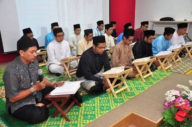 Lebih Baik Bertadarrus Di Masjid Daripada Di Jalanan