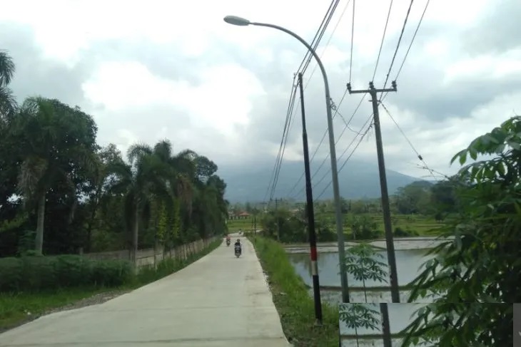Warga Pandeglang keluhkan minimnya penerangan jalan Karangtanjung-Nanggor