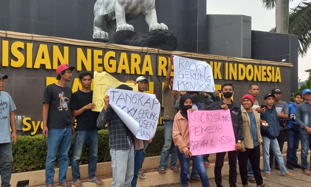 Relawan Pemuda Banten Desak Aparat Penegak Hukum Tangkap Rocky Gerung