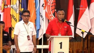 Debat Perdana Muhammad Sinen Pasif. Ada Apa? Debat Perdana Muhammad Sinen Pasif. Ada Apa?