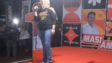 Riri Dianggap Jadi Penghianat Keluarga