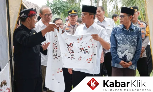 Mendes PDT Tertarik dengan Ikan Mas Si Nyonya dan Batik Tulis di Pandeglang