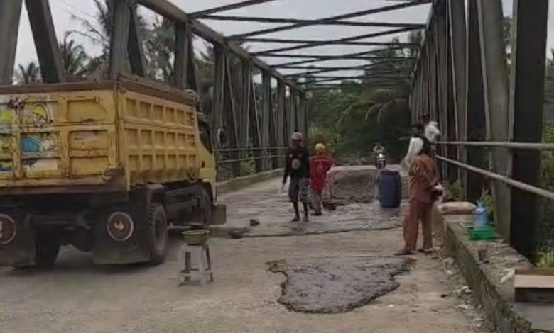Jalan dan Jembatan Rusak Akibat Proyek Tol Serang–Panimbang, Warga Sukajadi Desak Perbaikan