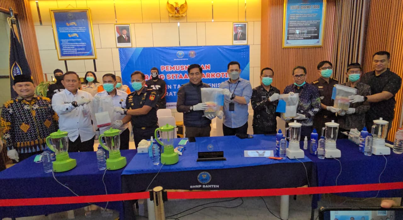BNN Banten Musnahkan 4,3 Kg Sabu: Ungkap Rencana Edaran untuk Natal dan Tahun Baru 2026 BNN Banten Musnahkan 4,3 Kg Sabu: Ungkap Rencana Edaran untuk Natal dan Tahun Baru 2026