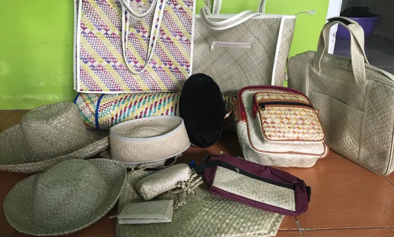 30 Tahun Bertahan, Kini Terhenti! Perajin Topi Pandan Pandeglang Terancam Kehilangan Penghasilan